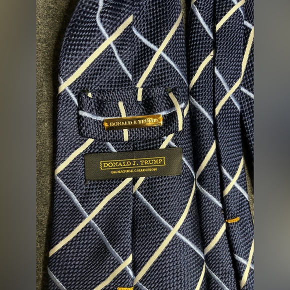 Donald Trump signature collection tie - Picture 2 of 7